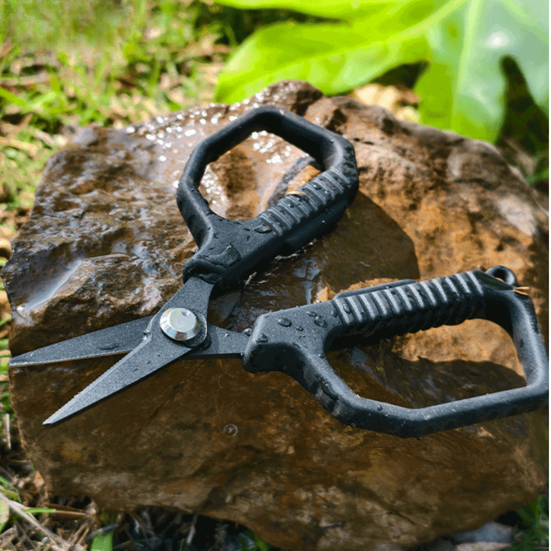 Ergonomic Grip Compact Fishing Scissors With Lanyard Holes Design  Scissor  Cabral Outdoors  Cabral Outdoors  